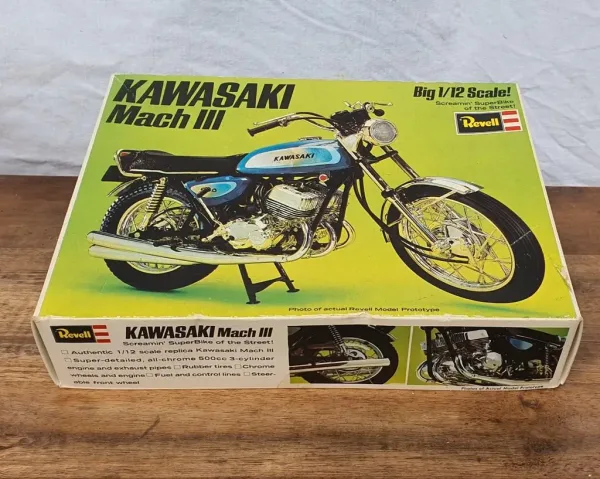 Kawasaki model Mach II